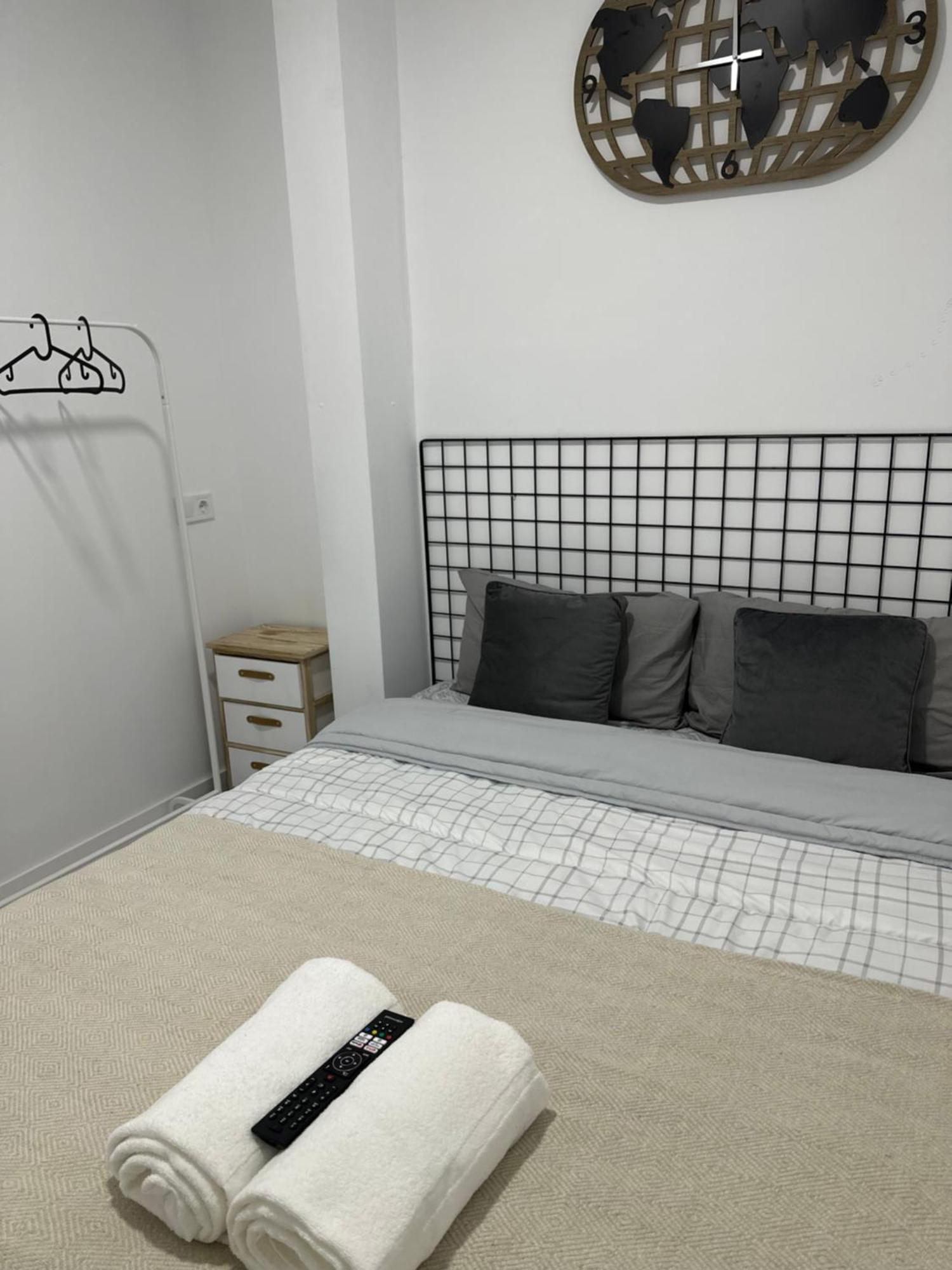 Rooms Mediavilla Madrid Ngoại thất bức ảnh